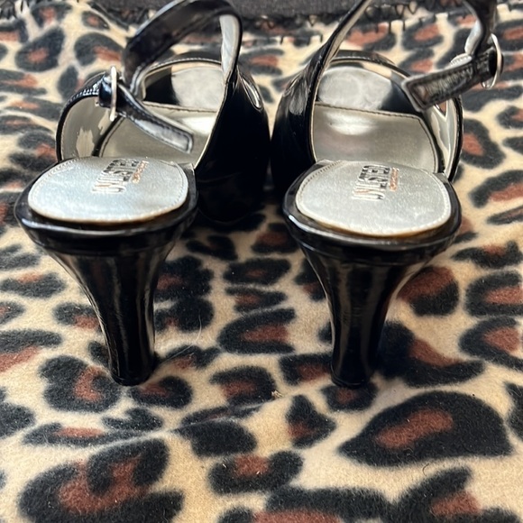 Unlisted Kenneth Cole peep toe sling back black patten leather looking shoe.  9 - Picture 4 of 7